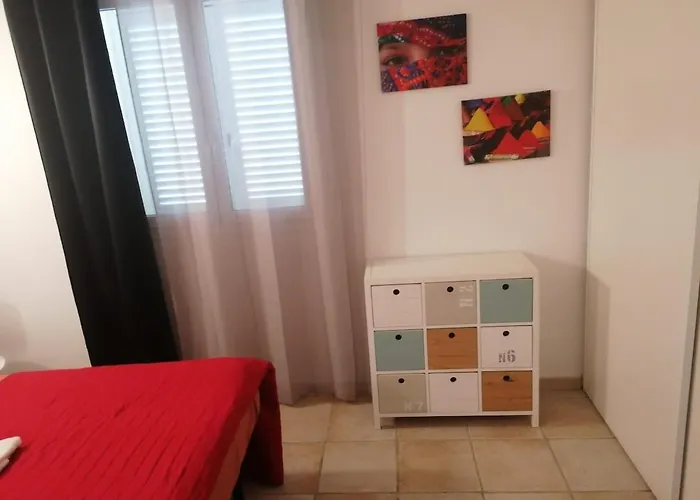 Dans Petite Avec Piscine A 10 Minutes Des Plages Proche Vecchio Vakantiehuis