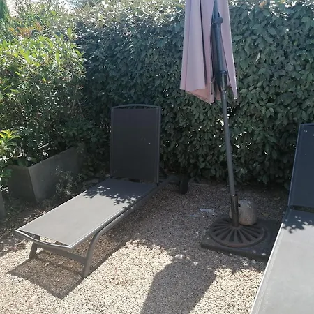 Dans Petite Avec Piscine A 10 Minutes Des Plages Proche Vecchio Tatil Evi