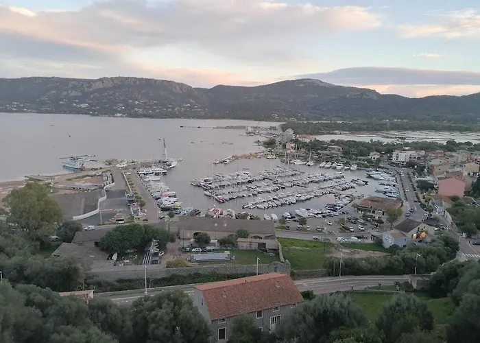 Dans Petite Avec Piscine A 10 Minutes Des Plages Proche Vecchio 別荘 ポルトヴェッキオ