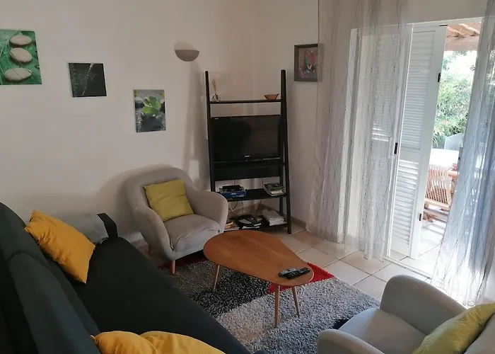 Dans Petite Avec Piscine A 10 Minutes Des Plages Proche Vecchio ポルトヴェッキオ