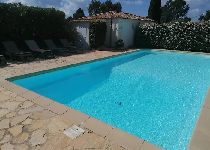 Dans Petite Avec Piscine A 10 Minutes Des Plages Proche Vecchio ポルトヴェッキオ